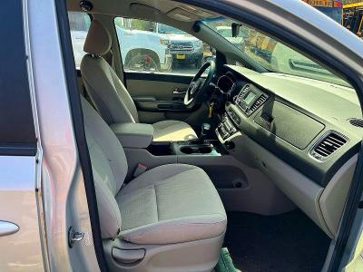 2018 Kia SEDONA VIN KNDMA5C1XJ6403384 COPART salvage auction — NORMAL WEAR, Ma - Certificate Of Title (P), sold $950 on 2026-07-02 (photo 5)