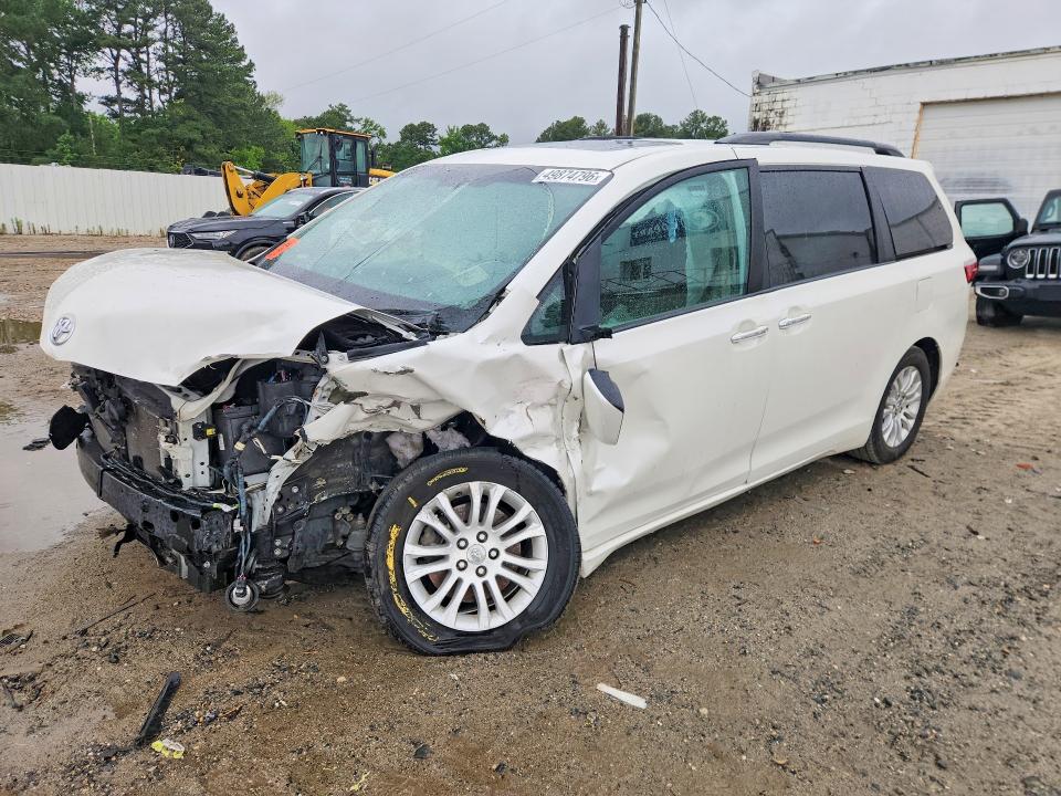 2017 Toyota Sienna VIN 5TDYZ3DC3HS885284 COPART salvage auction — FRONT END, Id - Salvage Certificate Of Title, sold $1,600 on 2026-07-28 (photo 1)