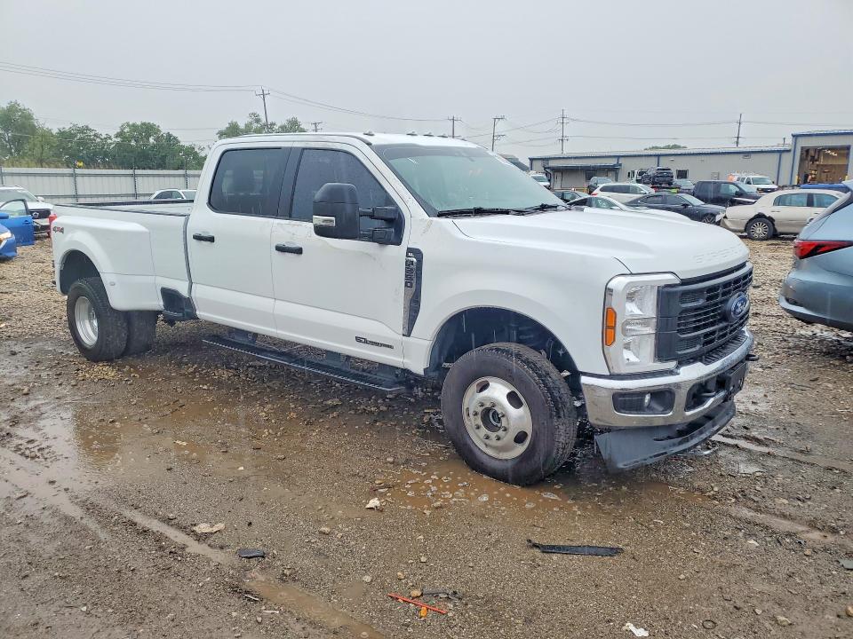 2025 Ford F-350 super duty VIN 1FT8W3DT5SED00730 COPART salvage auction — REAR END, Fl - Certificate Of Destruction, sold $27,400 on 2026-07-17 (photo 4)