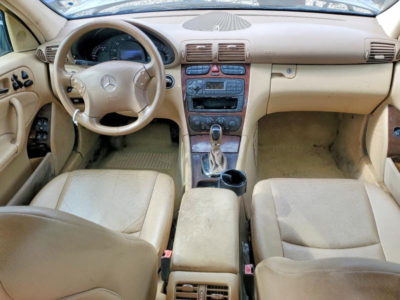 2002 Mercedes-benz C-klasse VIN WDBRF61J12F146373 COPART salvage auction — WATER/FLOOD, IL - SALVAGE CERT-FLOOD, sold $225 on 2026-07-15 (photo 8)