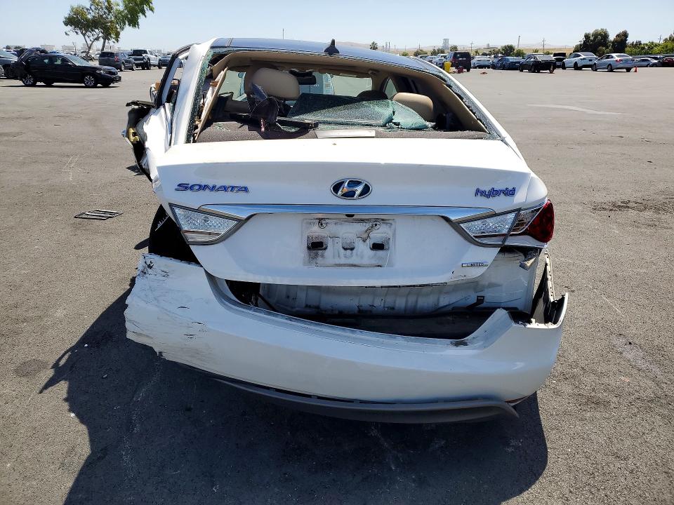 2013 Hyundai VIN KMHEC4A43DA064843 COPART salvage auction — UNDERCARRIAGE, Ca - Salvage Certificate, sold $350 on 2026-07-13 (photo 6)