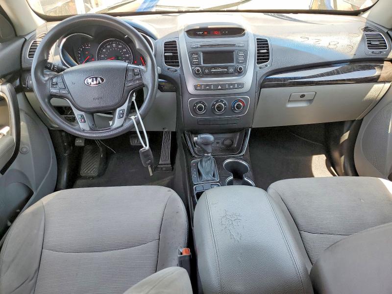 2015 Kia Sorento VIN 5XYKT3A64FG629090 COPART salvage auction — VANDALISM, Ca - Salvage Certificate, sold $1,400 on 2026-07-31 (photo 8)