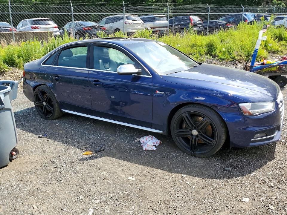 2025 Audi Rs4 VIN WAUDGAFL1EA147818 COPART salvage auction — SIDE, Md - Cert Of Salvage > 75% Damage, sold $750 on 2026-07-30 (photo 4)