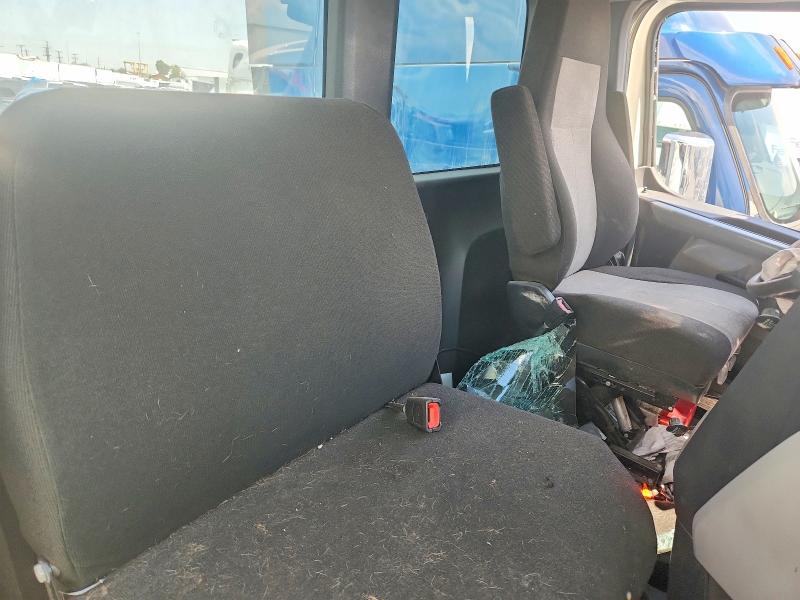 2022 Freightliner Cascadia 126 VIN 3AKJHLDV3NSNF2689 COPART salvage auction — ROLLOVER, AZ - CERT OF TITLE - SALVAGE, sold $5,700 on 2026-08-14 (photo 6)