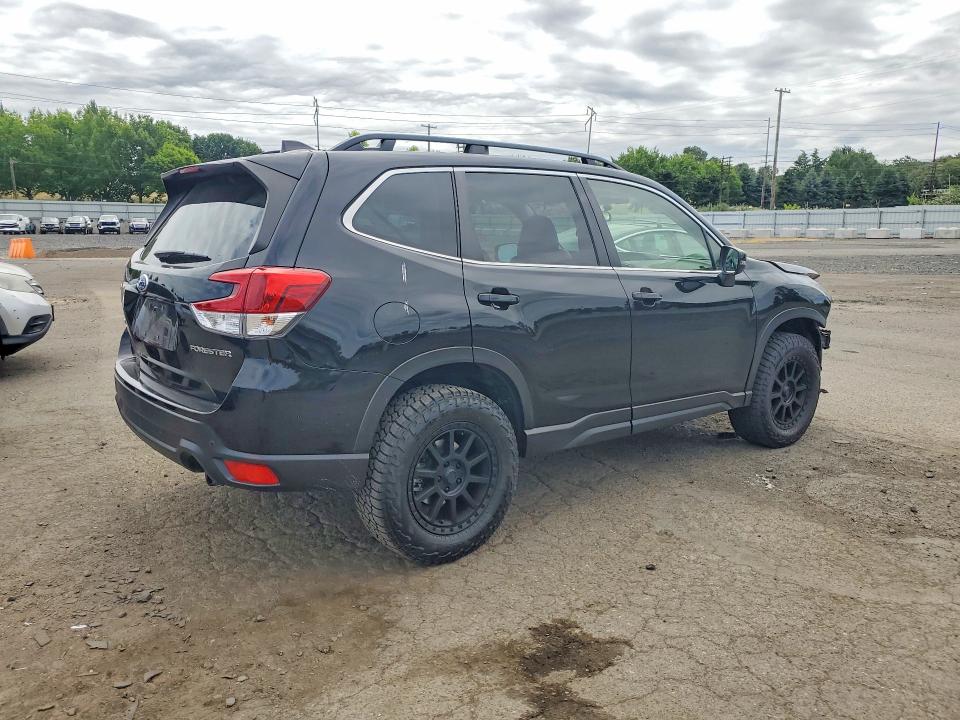 2022 Subaru Forester VIN JF2SKAPC0NH507371 COPART salvage auction — FRONT END, Or - Salvage Title Certificate, sold $200 on 2026-08-24 (photo 3)