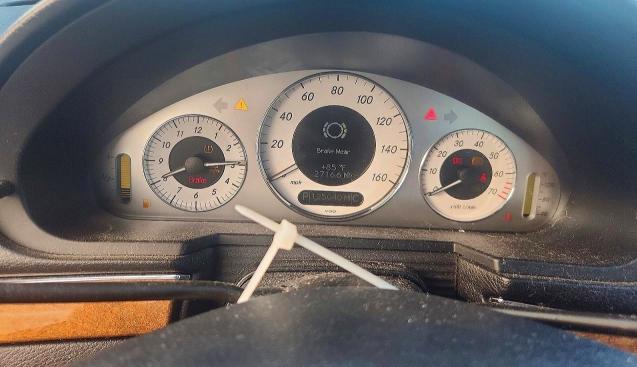 2009 Mercedes-benz E-class VIN WDBUF56X59B417888 COPART salvage auction — FRONT END, TX - SALVAGE VEHICLE TITLE (P), sold $450 on 2026-07-09 (photo 9)