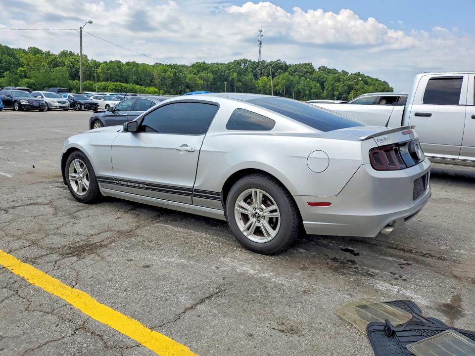 2013 Ford VIN 1ZVBP8AM3D5220873 COPART salvage auction — MINOR DENT/SCRATCHES, Ky - Certificate Of Title, sold $1,600 on 2026-07-02 (photo 2)