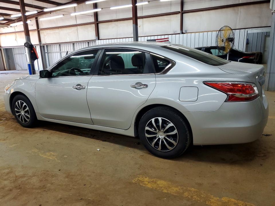 2015 Nissan Altima VIN 1N4AL3AP8FN334352 COPART salvage auction — REAR END, Nc - Salvage Certificate Of Title, sold $375 on 2026-07-29 (photo 2)