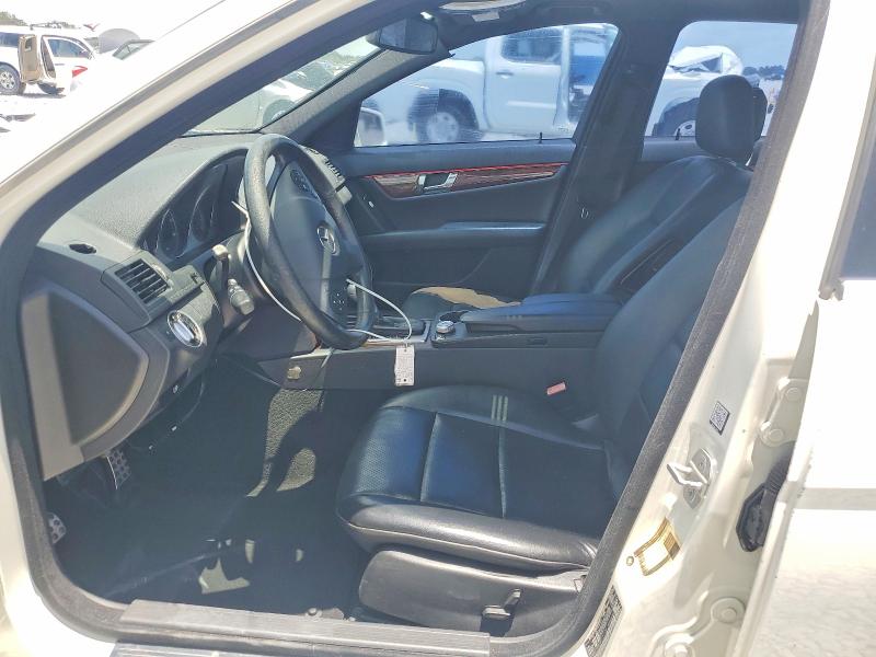 2011 Mercedes-benz C-klasse VIN WDDGF5EB5BR137136 COPART salvage auction — MINOR DENT/SCRATCHES, Fl - Certificate Of Title, sold $475 on 2026-07-24 (photo 7)
