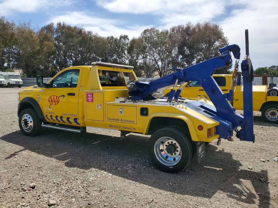 2019 Ram 5500 VIN 3C7WRMBL8KG619770 COPART salvage auction — MINOR DENT/SCRATCHES, CA - DIS/DLR/EXP ONLY CLEAN TITLE (P), sold $40,000 on 2026-07-20 (photo 2)