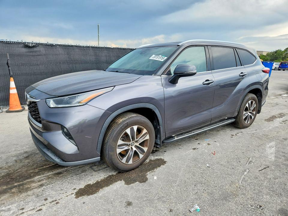 2021 Toyota Highlander VIN 5TDGZRBH2MS547964 — COPART salvage auction photo