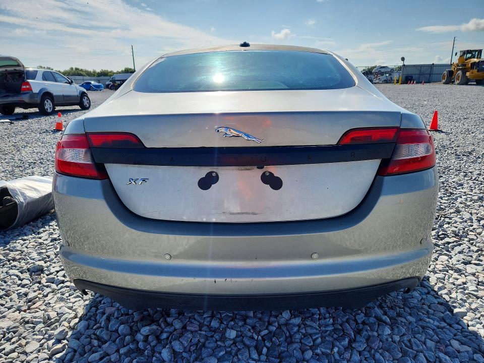 2011 Jaguar Xf VIN SAJWA0GB8BLS18379 COPART salvage auction — MINOR DENT/SCRATCHES, FL - CERTIFICATE OF TITLE, sold $650 on 2026-07-07 (photo 6)