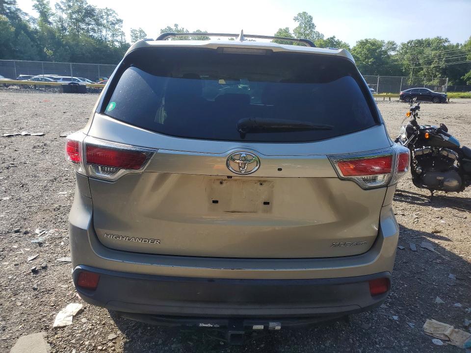 2016 Toyota Highlander VIN 5TDJKRFH5GS257808 COPART salvage auction — SIDE, Md - Cert Of Salvage > 75% Damage, sold $7,300 on 2026-07-31 (photo 6)