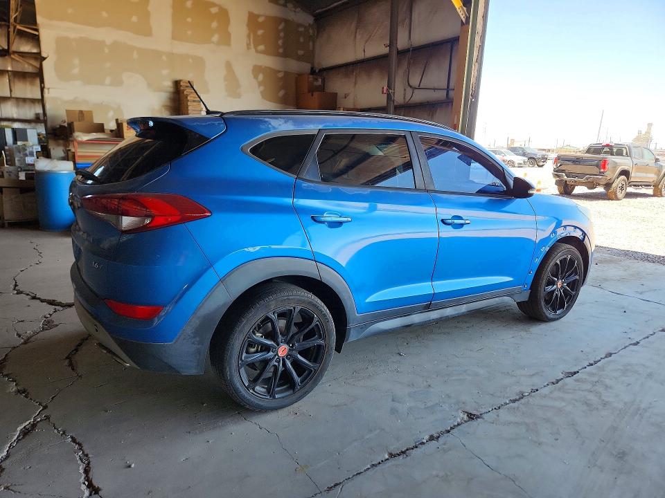 2017 Hyundai Tucson VIN KM8J33A26HU454735 COPART salvage auction — MINOR DENT/SCRATCHES, Fl - Certificate Of Title, sold $700 on 2026-07-29 (photo 3)