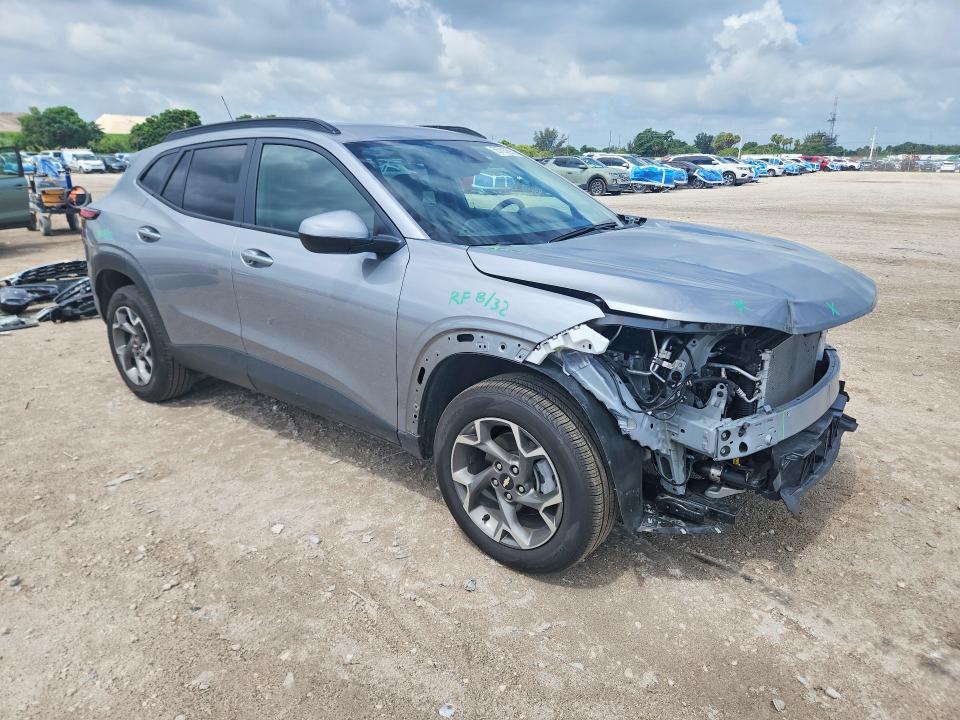 2025 Chevrolet VIN KL77LHEP3SC328781 COPART salvage auction — FRONT END, FL - CERT OF TITLE SLVG REBUILDABLE, sold $6,700 on 2026-07-02 (photo 4)