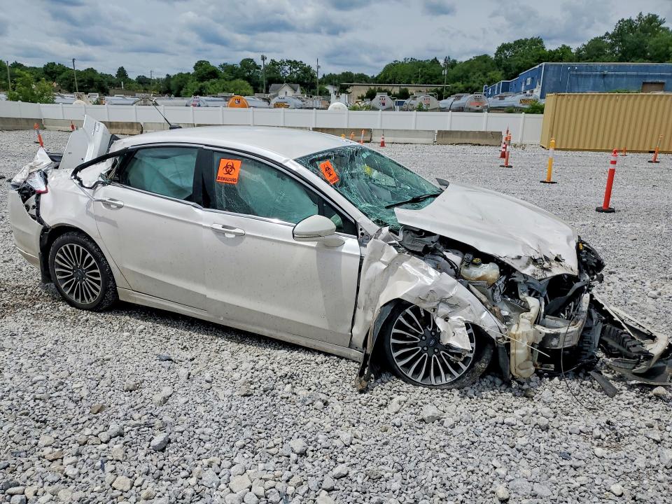 2017 Ford Fusion VIN 3FA6P0D91HR257023 COPART salvage auction — ALL OVER, OH - CERT OF TITLE-SALVAGE, sold $400 on 2026-07-02 (photo 4)