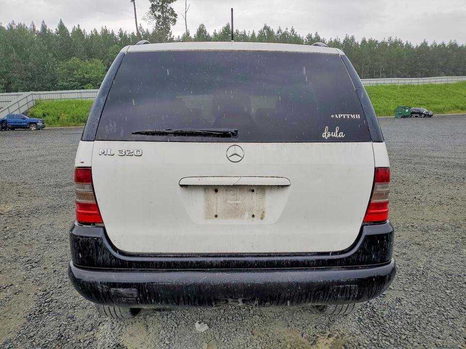 1998 Mercedes-benz Ml-class VIN 4JGAB54E2WA031542 COPART salvage auction — MINOR DENT/SCRATCHES, Nc - Dealer Only Clean Title, sold $175 on 2026-07-09 (photo 6)