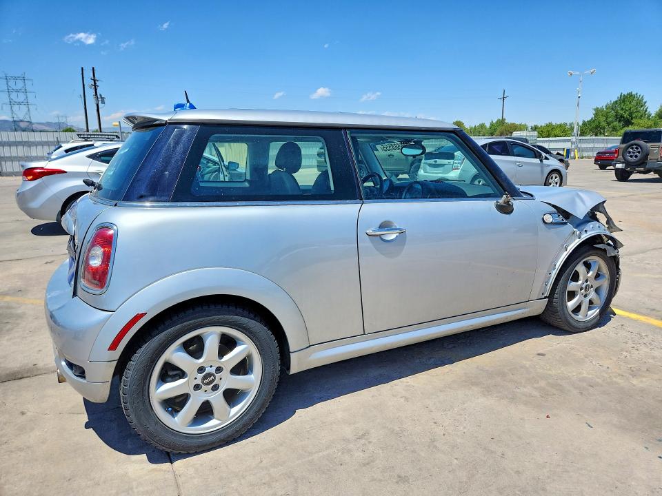 2010 Mini Cooper VIN WMWMF3C51ATZ28096 COPART salvage auction — FRONT END, Co - Public - Salvage Title, sold $350 on 2026-07-22 (photo 3)