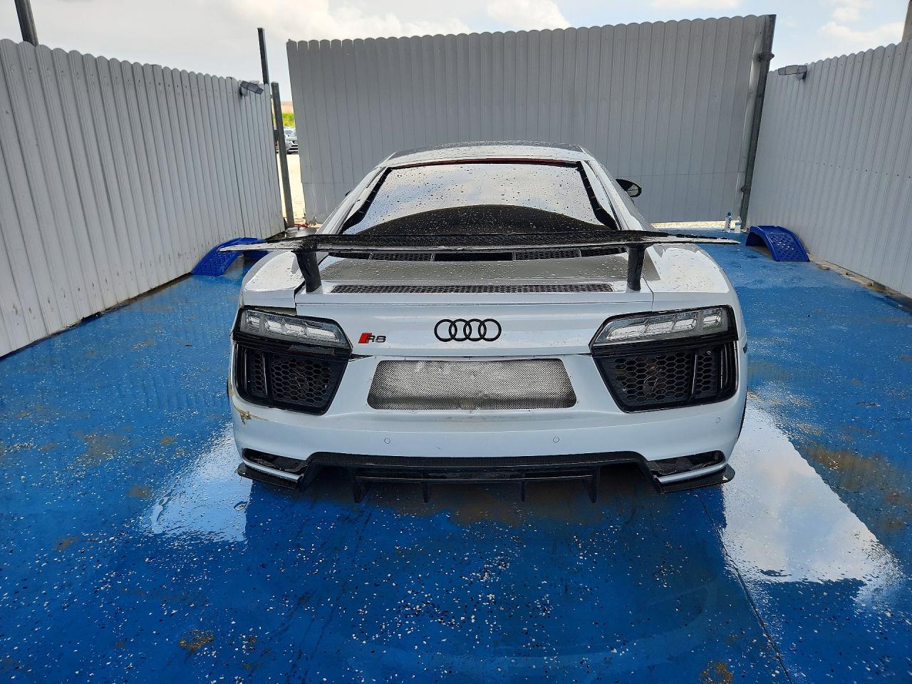 2017 Audi R8 VIN WUAKBAFXXH7903954 COPART salvage auction — Rear End, FL - CERT OF TITLE SLVG REBUILDABLE, sold $75,500 on 2026-07-07 (photo 6)