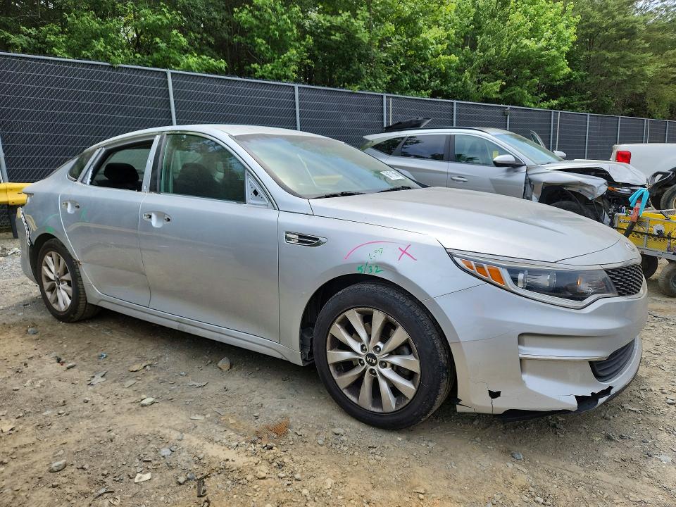 2017 Kia Optima VIN 5XXGT4L39HG173013 COPART salvage auction — VANDALISM, Va - Cert Of Title - Salvage, sold $625 on 2026-07-24 (photo 4)