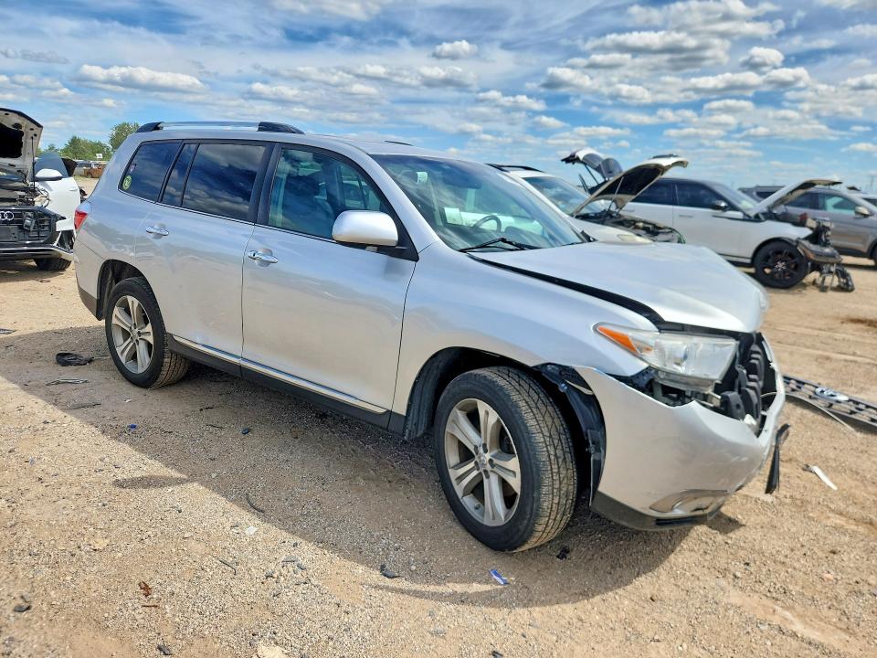 2013 Toyota VIN 5TDDK3EH5DS188724 COPART salvage auction — FRONT END, Il - Salvage Certificate, sold $5,200 on 2026-07-30 (photo 4)