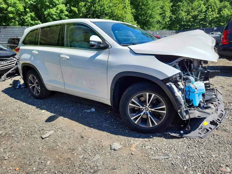 2017 Toyota VIN 5TDBZRFHXHS376424 COPART salvage auction — FRONT END, Md - Cert Of Salvage > 75% Damage, sold $4,250 on 2026-07-02 (photo 4)