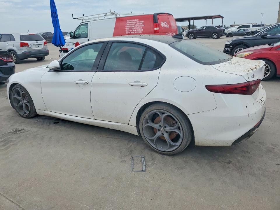 2017 Alfa romeo Giulia VIN ZARFAECN2H7552183 COPART salvage auction — WATER/FLOOD, Tx - Salvage Title-Flood Damage, sold $2,000 on 2026-07-23 (photo 2)