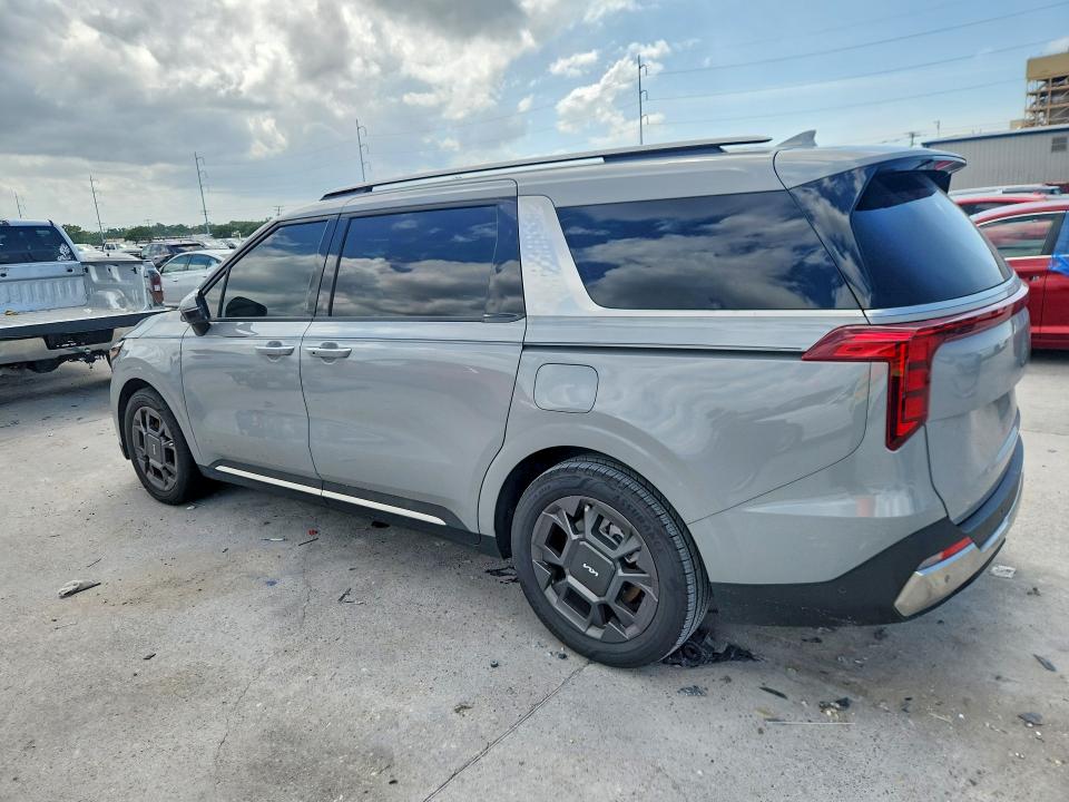 2026 Kia Carnival VIN KNDNE5K34T6571309 COPART salvage auction — WATER/FLOOD, LA - CERT OF TITLE-SALVAGE FLOOD, sold $16,700 on 2026-07-22 (photo 2)