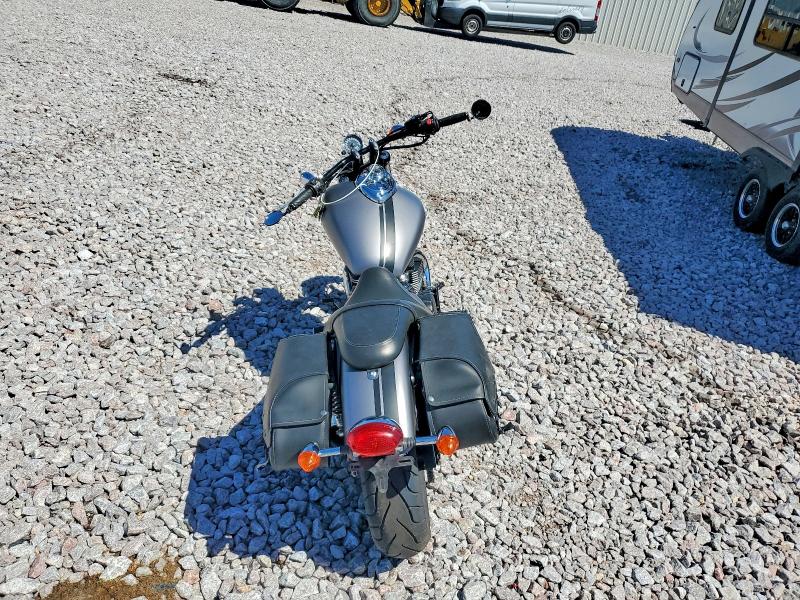 2016 Triumph motorcycle Speedmaster VIN SMT915RN9GT719239 COPART salvage auction — MINOR DENT/SCRATCHES, IA - CERT OF TITLE-SALVAGE TITLE, sold $1,350 on 2026-07-02 (photo 6)