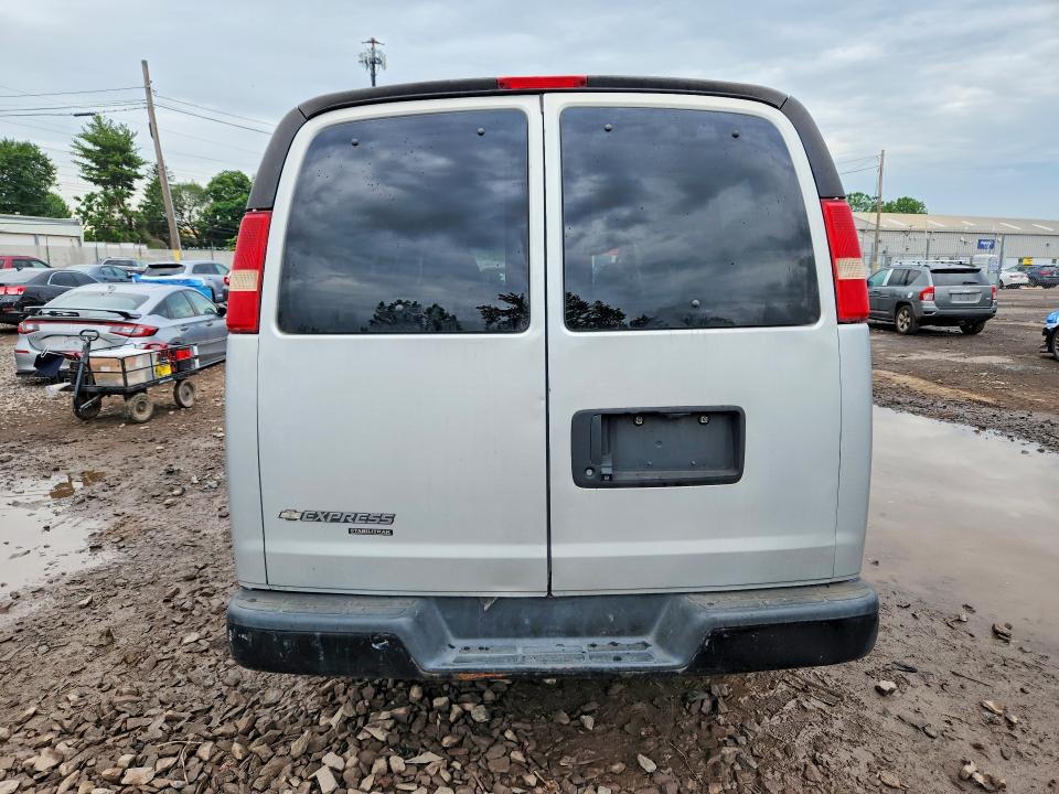 2015 Chevrolet VIN 1GAWGPFG6F1282188 COPART salvage auction — FRONT END, Pa - Certificate Of Salvage, sold $1,900 on 2026-08-03 (photo 6)