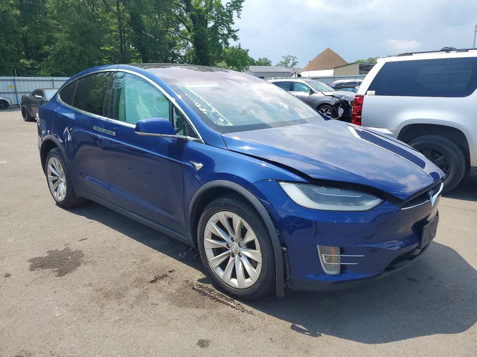 2018 Tesla Model x VIN 5YJXCAE22JF104143 COPART salvage auction — SIDE, Nj - Cert Of Title-Salvage, sold $550 on 2026-07-30 (photo 4)