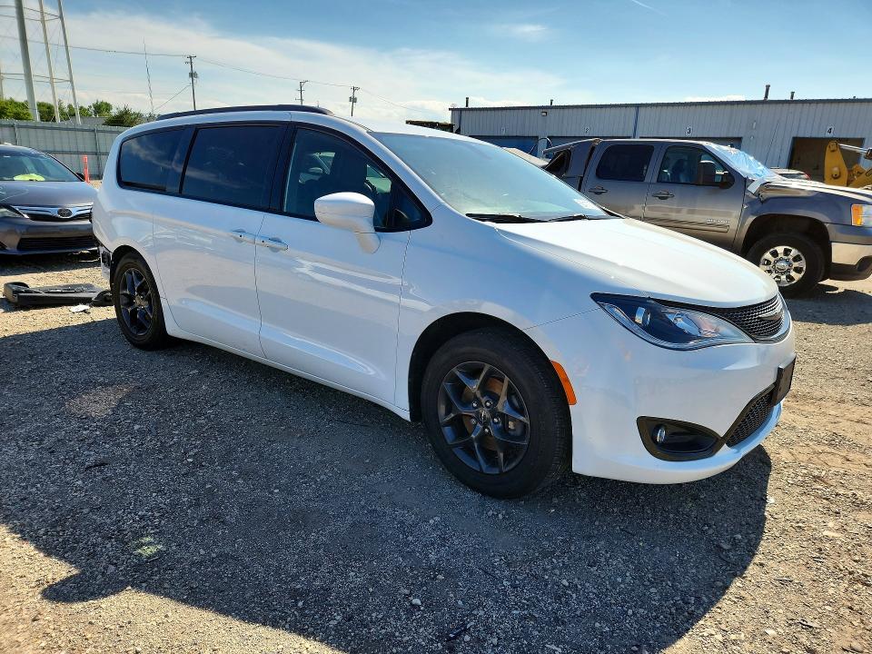 2019 Chrysler VIN 2C4RC1EG3KR527386 COPART salvage auction — REAR END, Il - Salvage Certificate, sold $375 on 2026-07-29 (photo 4)