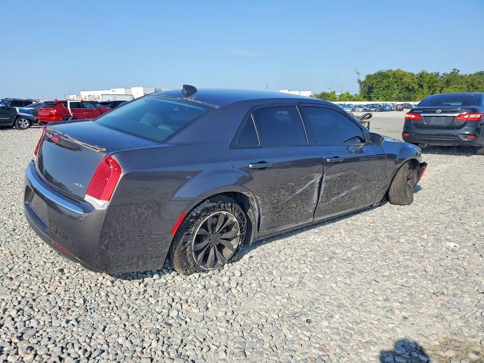2023 Chrysler 300 VIN 2C3CCAAG9PH566061 COPART salvage auction — SIDE, Salvage Title, sold $7,900 on 2026-08-31 (photo 3)