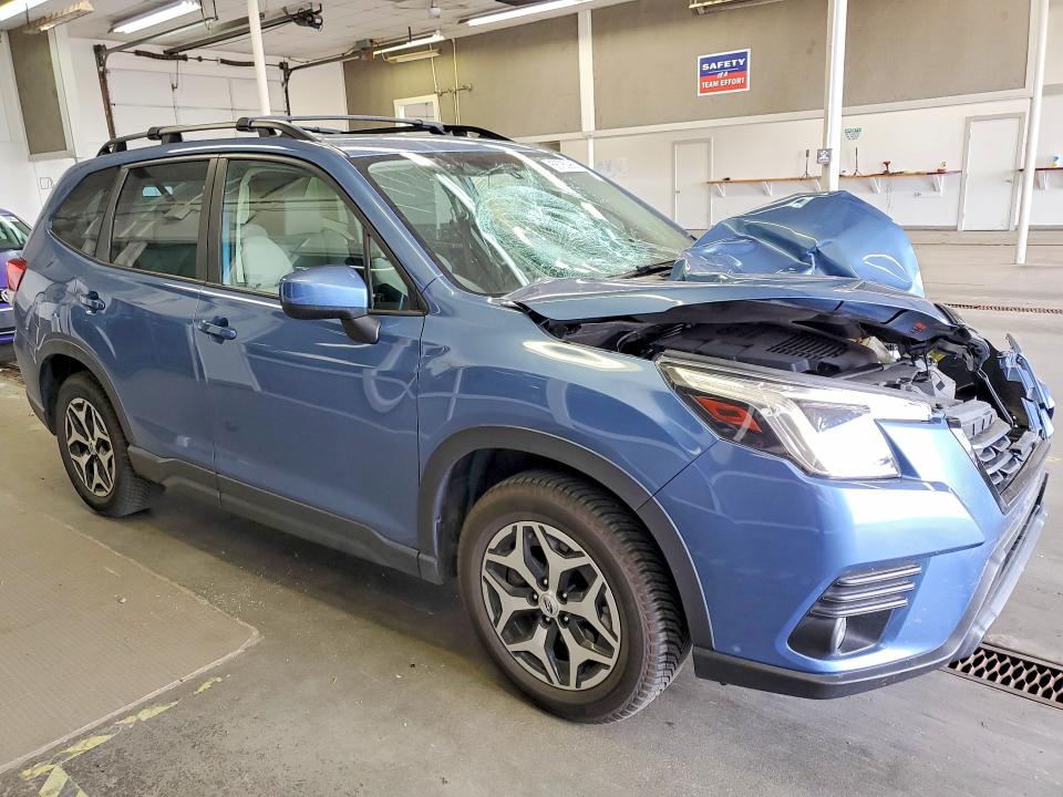 2022 Subaru Forester VIN JF2SKAEC3NH412726 COPART salvage auction — FRONT END, WA - BILL OF SALE, sold $5,600 on 2026-07-31 (photo 4)