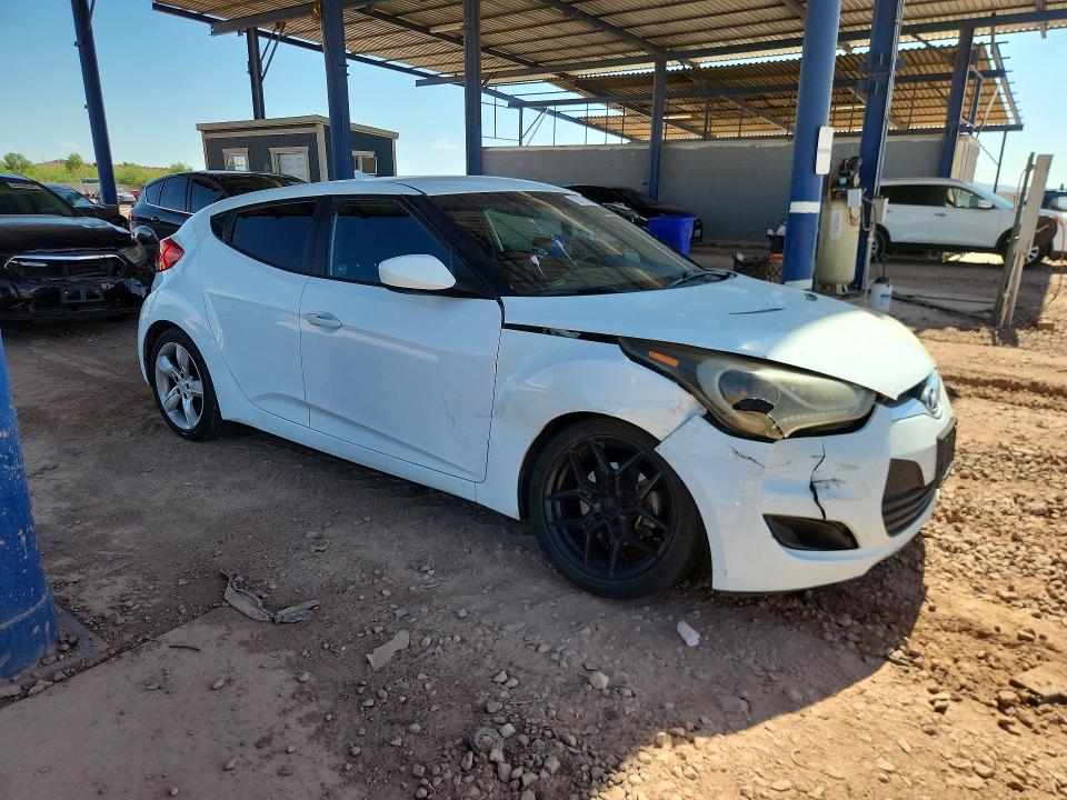 2015 Hyundai Veloster VIN KMHTC6AD6FU230874 COPART salvage auction — FRONT END, Salvage Title, sold $175 on 2026-07-28 (photo 4)