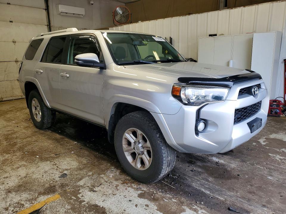2015 Toyota 4runner VIN JTEBU5JR0F5221337 COPART salvage auction — REAR END, Me - Cert Of Title-Salvage Collisio, sold $5,100 on 2026-07-30 (photo 4)
