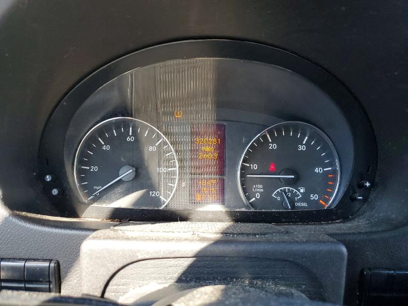 2018 Mercedes-benz Sprinter VIN WD3PE7CD3JP587580 COPART salvage auction — MINOR DENT/SCRATCHES, Md - Certificate Of Title, sold $1,650 on 2026-07-28 (photo 9)