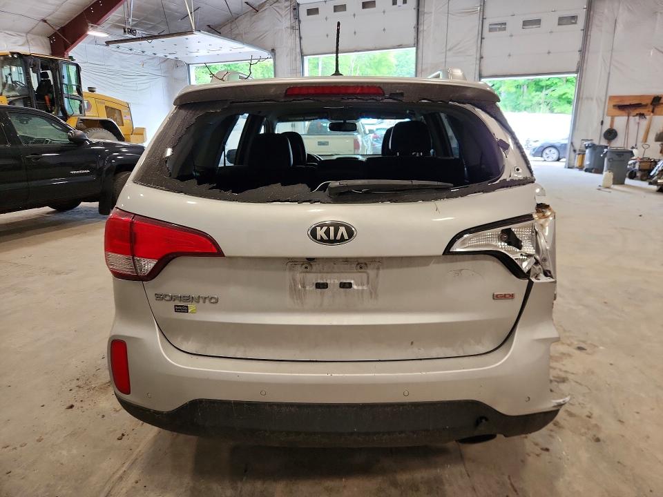 2014 Kia Sorento VIN 5XYKTDA69EG482673 COPART salvage auction — REAR END, Vt - Cert Of Title-Salvage Vehicle, sold $475 on 2026-07-20 (photo 6)