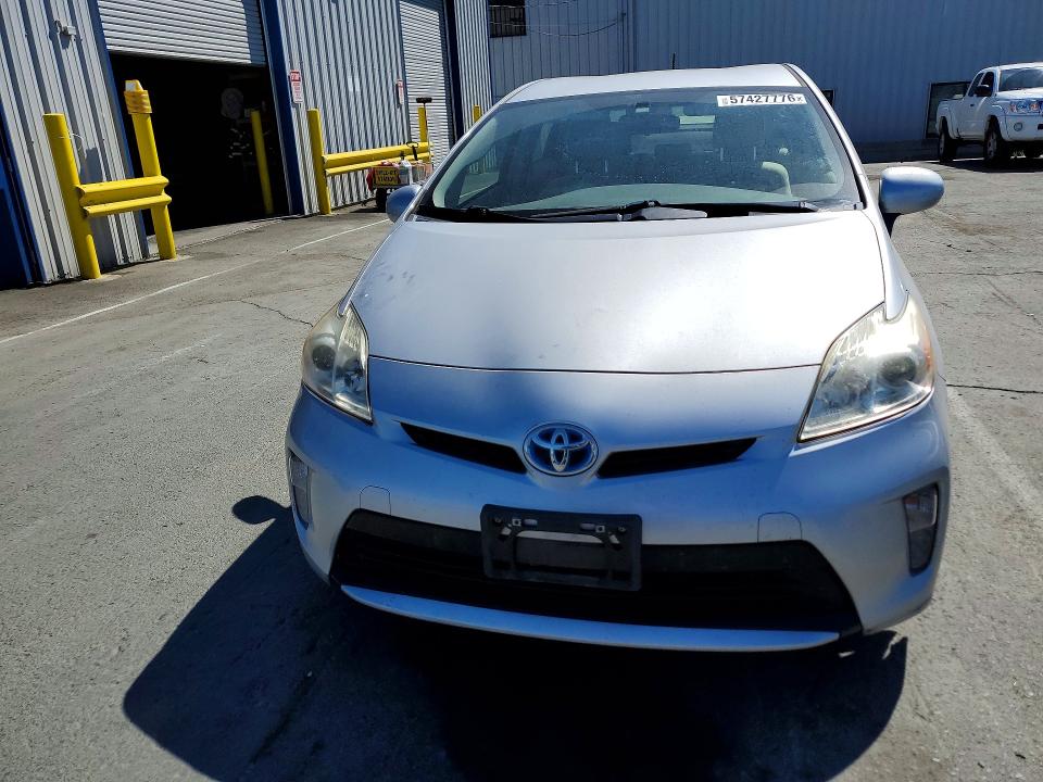 2015 Toyota Prius VIN JTDKN3DU7F0433817 COPART salvage auction — MINOR DENT/SCRATCHES, CA - DIS/DLR/EXP ONLY CLEAN TITLE, sold $2,500 on 2026-07-31 (photo 5)