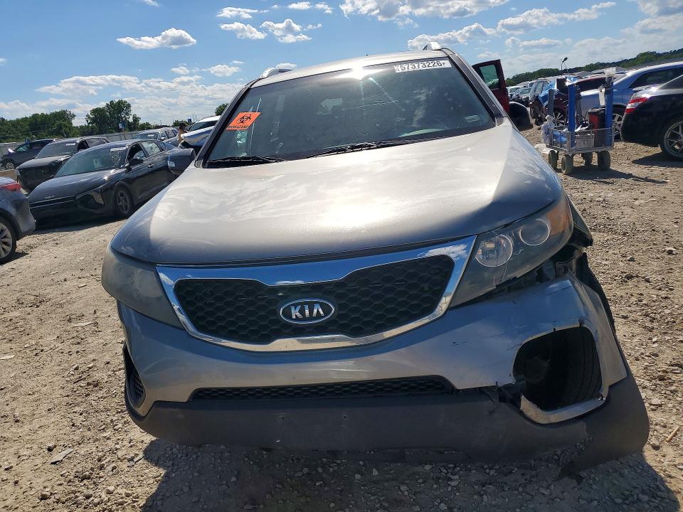 2013 Kia Sorento VIN 5XYKT4A28DG402792 COPART salvage auction — FRONT END, Mo - Salvage Certificate Of Title, sold $100 on 2026-07-28 (photo 5)