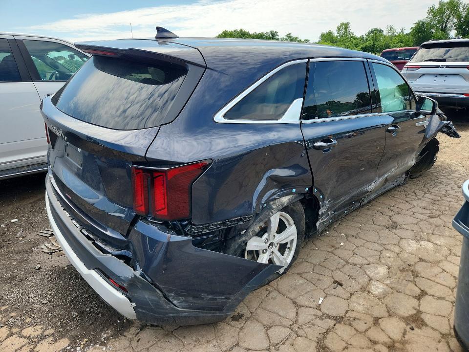 2025 Kia Sorento VIN 5XYRG4JC3SG367409 COPART salvage auction — FRONT END, Nc - Salvage Certificate Of Title, sold $7,100 on 2026-08-28 (photo 3)