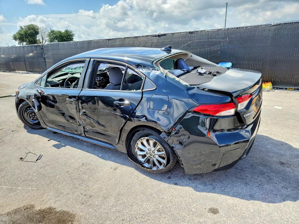 2020 Toyota Corolla VIN 5YFVPRAE6LP122470 COPART salvage auction — ROLLOVER, Fl - Certificate Of Destruction, sold $2,200 on 2026-07-07 (photo 2)