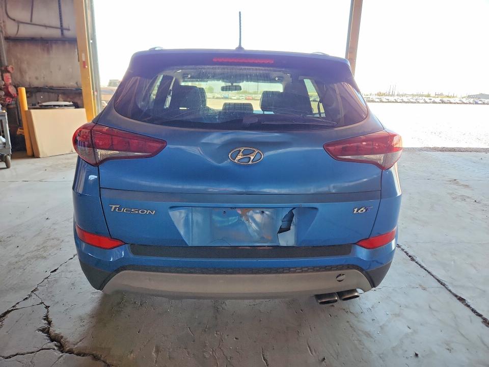 2017 Hyundai Tucson VIN KM8J33A26HU454735 COPART salvage auction — MINOR DENT/SCRATCHES, Fl - Certificate Of Title, sold $700 on 2026-07-29 (photo 6)