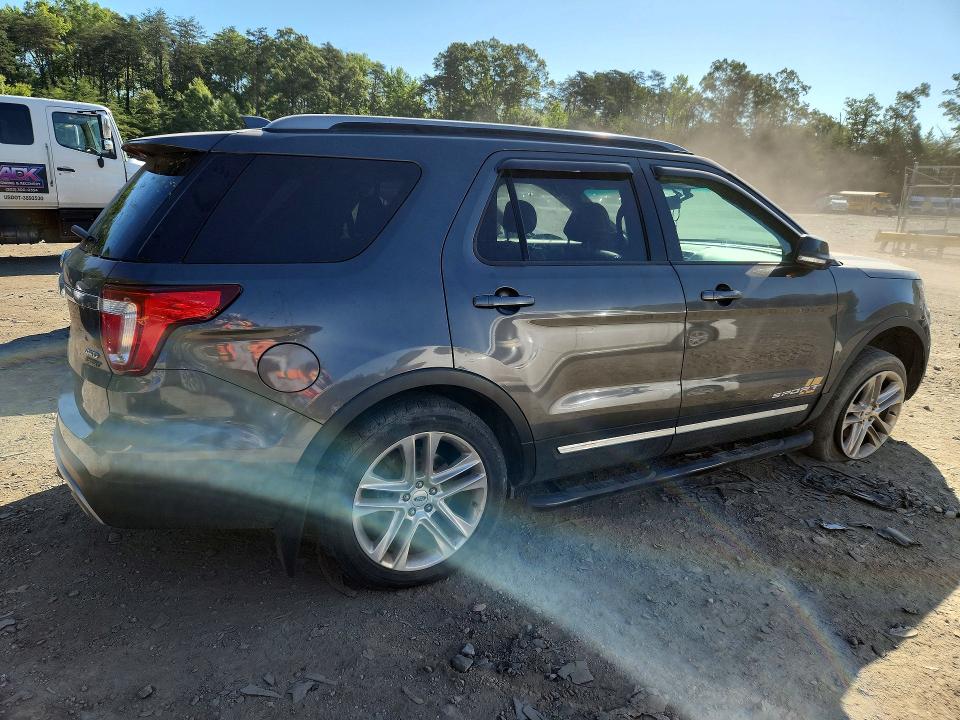 2017 Ford Explorer VIN 1FM5K8D81HGB29443 COPART salvage auction — SIDE, Md - Cert Of Salvage > 75% Damage, sold $2,250 on 2026-07-02 (photo 3)