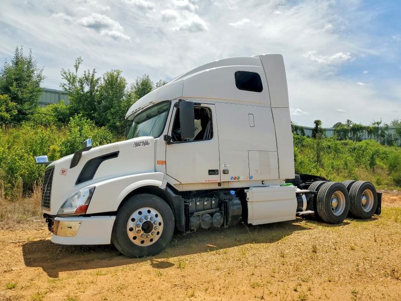2013 Volvo Vn VIN 4V4NC9TJ4DN146341 COPART salvage auction — FRONT END, Va - Cert Of Title - Salvage, sold $2,350 on 2026-07-30 (photo 2)