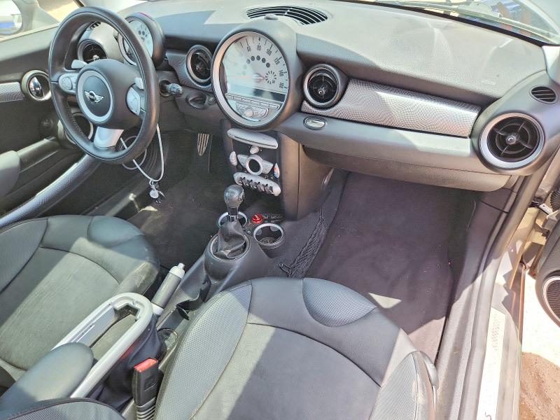 2009 Mini Cooper VIN WMWMF73519TW82914 COPART salvage auction — MECHANICAL, TX - CERTIFICATE OF TITLE, sold $200 on 2026-08-20 (photo 8)