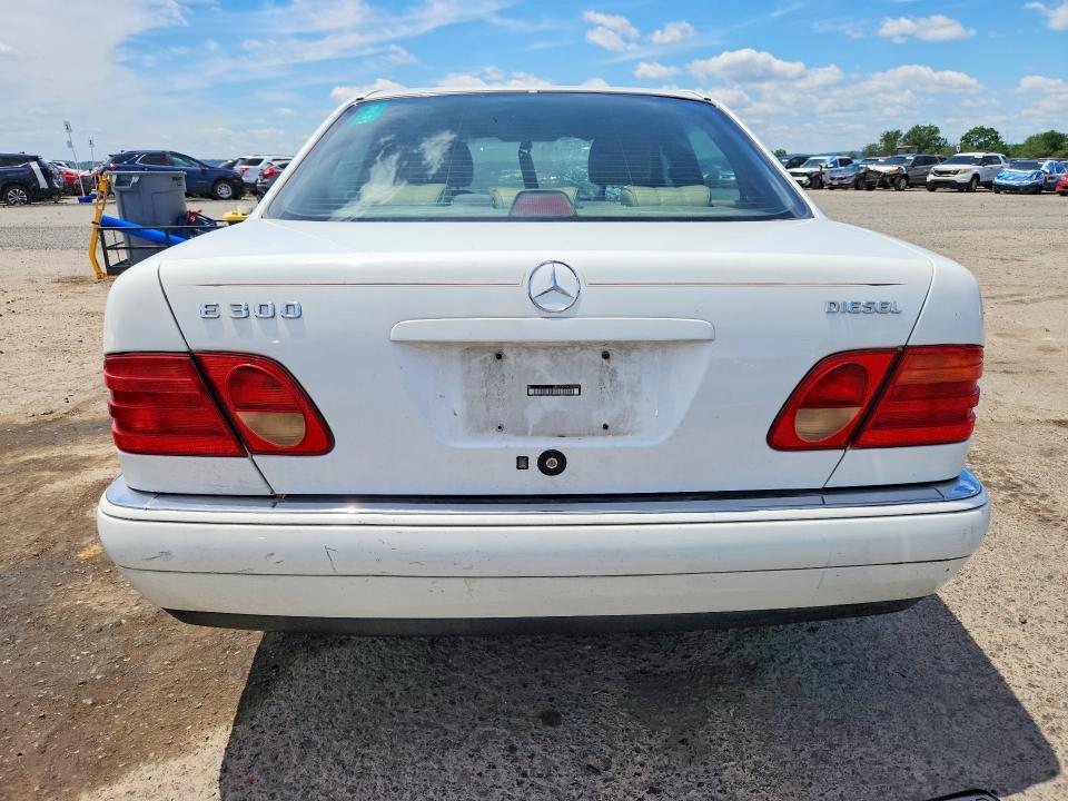 1997 Mercedes-benz E-class VIN WDBJF20FXVA309770 COPART salvage auction — Burn Engine, Pa - Certificate Of Salvage, sold $225 on 2026-07-07 (photo 6)