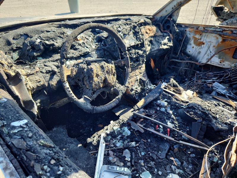 2005 Lexus Ls VIN JTHBN36F455009834 COPART salvage auction — BURN, Ca - Non-Repairable Vehicle Cert, sold $350 on 2026-07-07 (photo 8)
