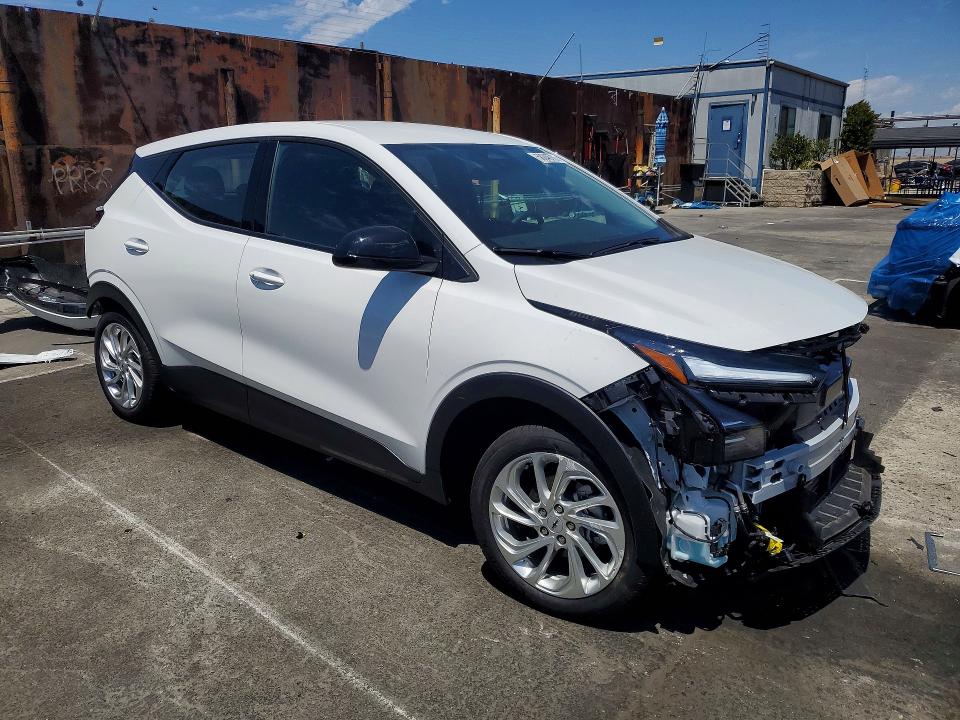 2027 Chevrolet Bolt euv VIN 1G1FY6EV4VF103185 COPART salvage auction — FRONT END, CA - SALVAGE CERTIFICATE, sold $8,400 on 2026-07-17 (photo 4)
