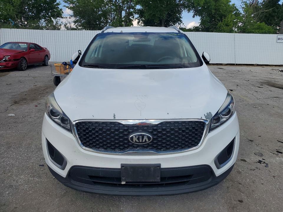 2016 Kia Sorento VIN 5XYPG4A37GG020728 COPART salvage auction — VANDALISM, Mo - Salvage Certificate Of Title, sold $1,500 on 2026-07-10 (photo 5)